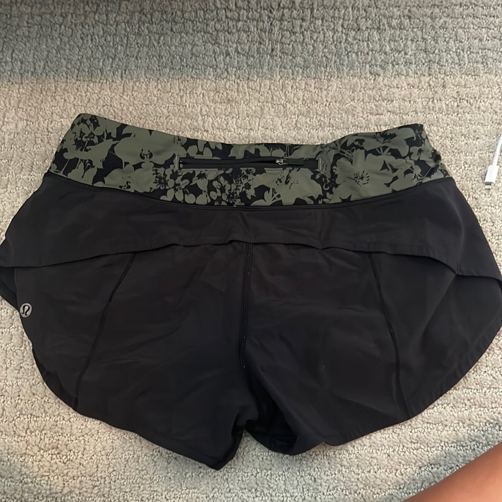Size 6 Lululemon shorts. Very cool waistline